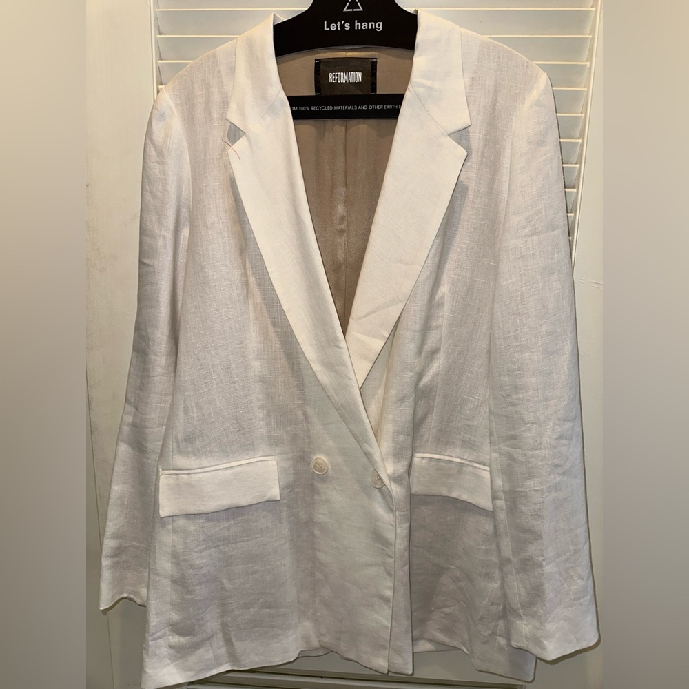 Reformation linen blazer. Size Medium